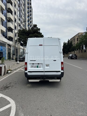 Ford Transit-6