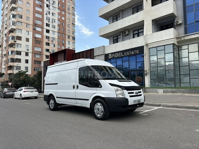 Ford Transit-3