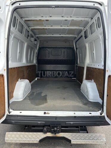 Ford Transit-8