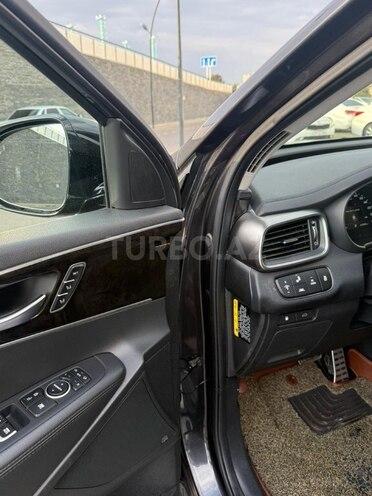 Kia Sorento-14