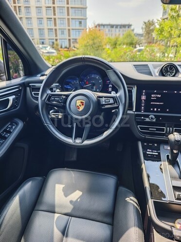 Porsche Macan-16