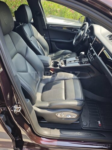 Porsche Macan-18