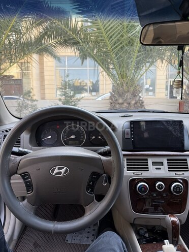Hyundai Sonata-13