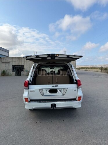 Toyota Land Cruiser-8