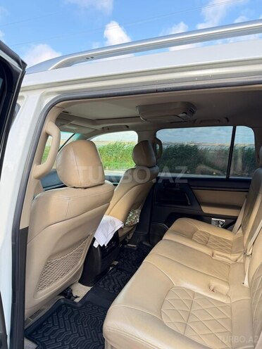 Toyota Land Cruiser-15