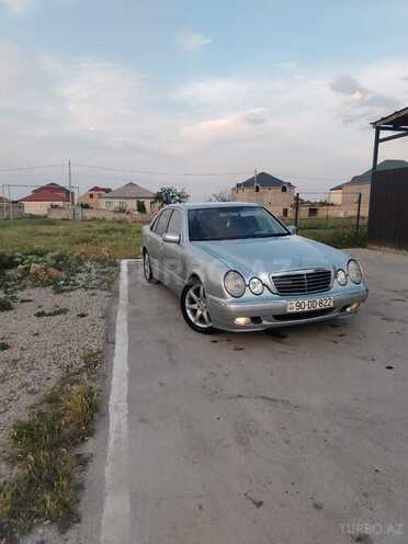 Mercedes E 270-8