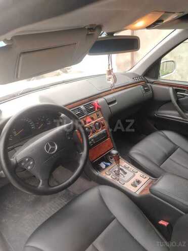 Mercedes E 270-15