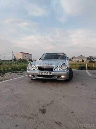 Mercedes E 270-7