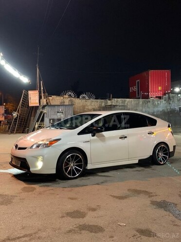 Toyota Prius-2
