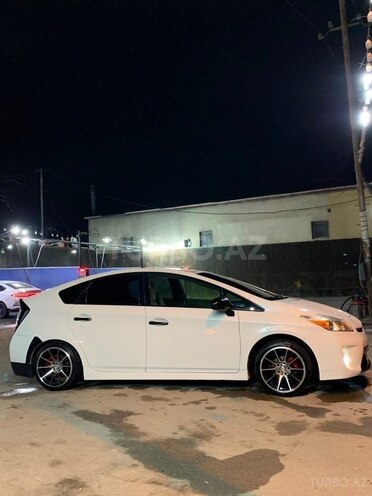 Toyota Prius-3