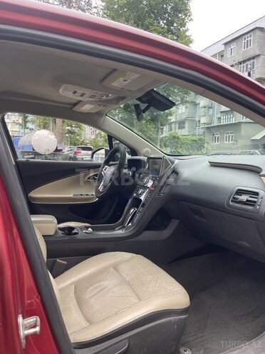 Chevrolet Volt-8