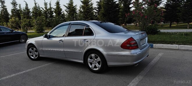 Mercedes E 270-2