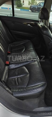 Mercedes E 270-10