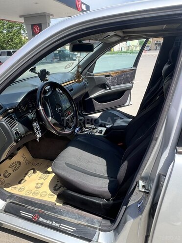 Mercedes E 240-9
