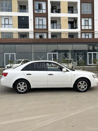 Hyundai Sonata-4