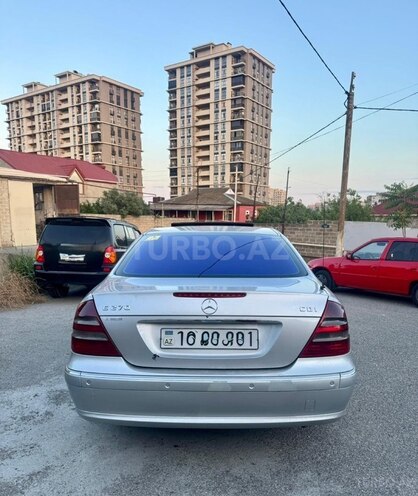 Mercedes E 270-6
