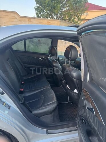 Mercedes E 270-13
