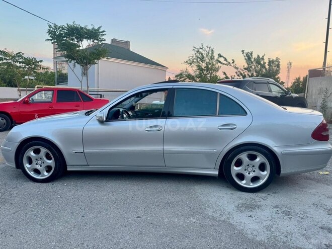Mercedes E 270-4