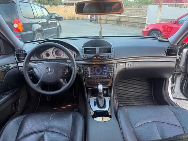 Mercedes E 270-15