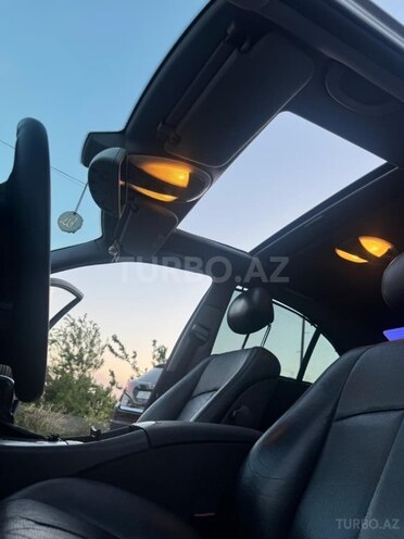 Mercedes E 270-12