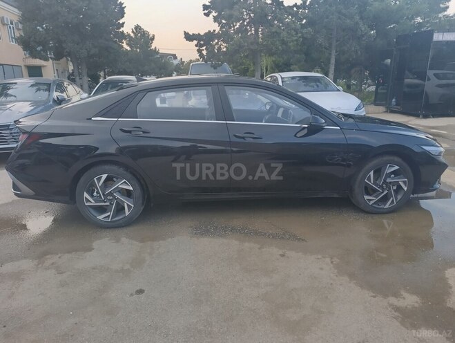 Hyundai Elantra-3