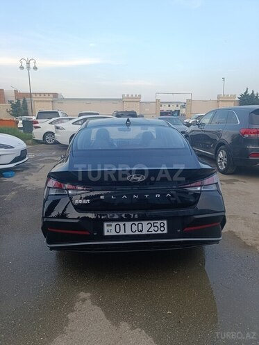 Hyundai Elantra-2