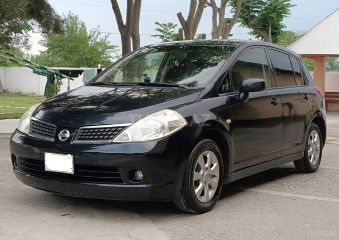 Nissan Tiida-2