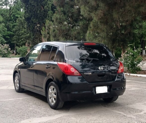 Nissan Tiida-4