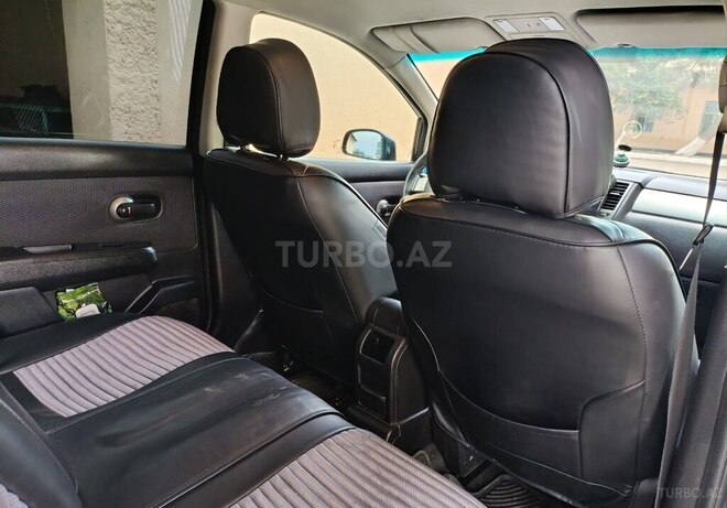 Nissan Tiida-6