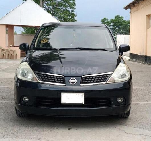 Nissan Tiida-1
