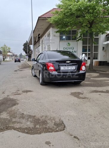 Chevrolet Aveo-5
