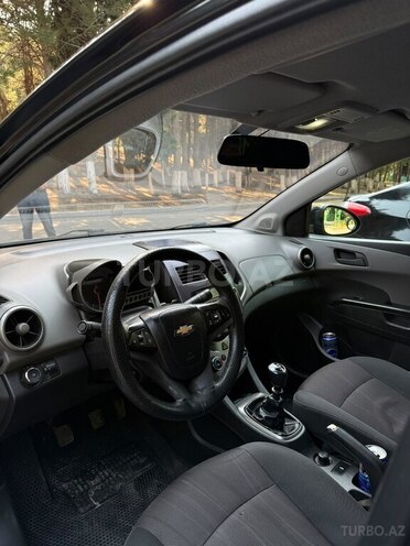 Chevrolet Aveo-16