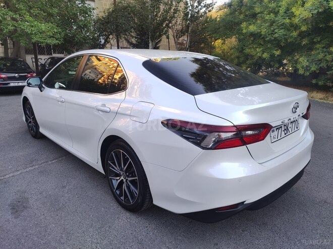 Toyota Camry-14