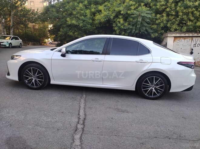 Toyota Camry-13