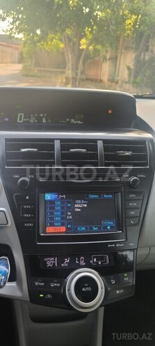 Toyota Prius V-18