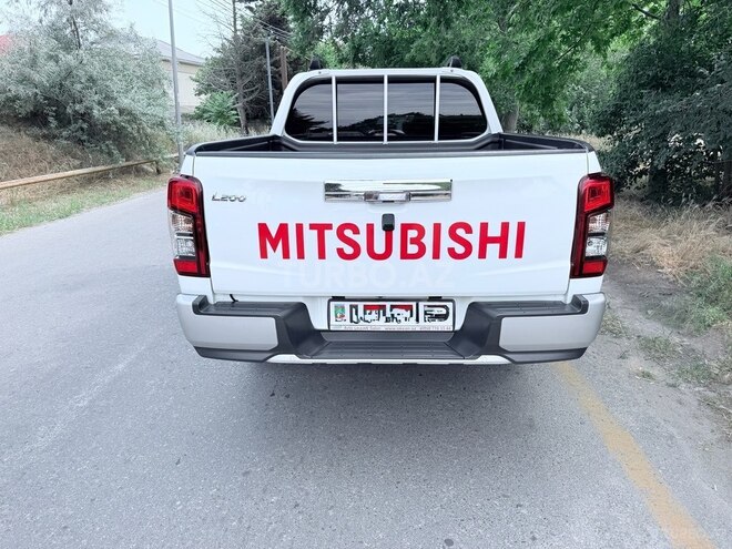 Mitsubishi L200-3