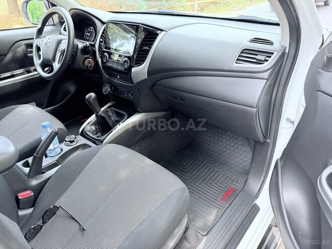 Mitsubishi L200-7
