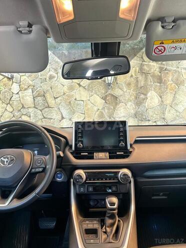 Toyota RAV4-7