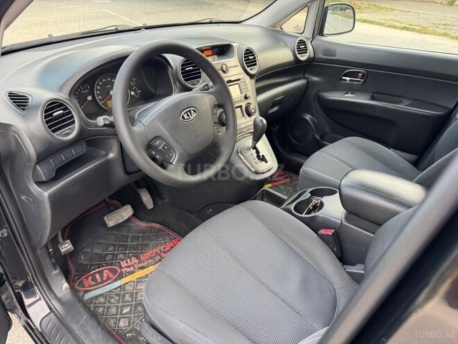 Kia Carens-8