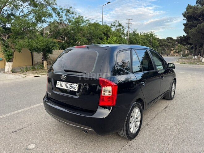 Kia Carens-3