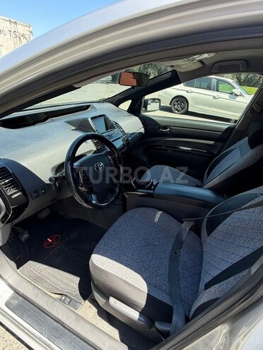 Toyota Prius-11