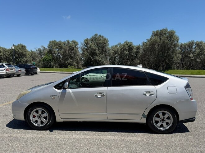 Toyota Prius-8