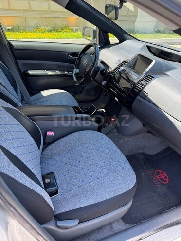 Toyota Prius-9