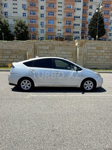 Toyota Prius-7