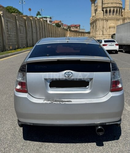 Toyota Prius-4