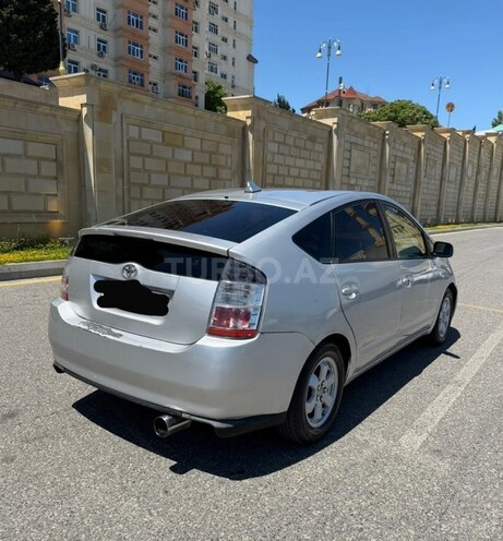 Toyota Prius-5