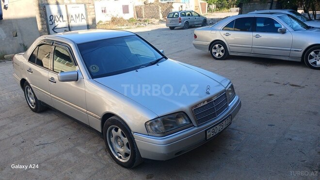 Mercedes C 220-1