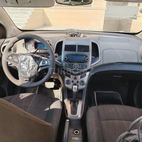 Chevrolet Aveo-4