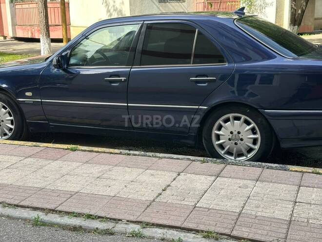 Mercedes C 220-17