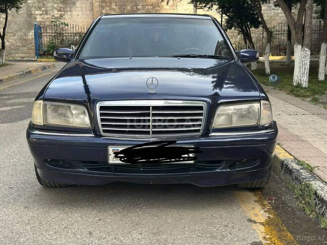 Mercedes C 220-1